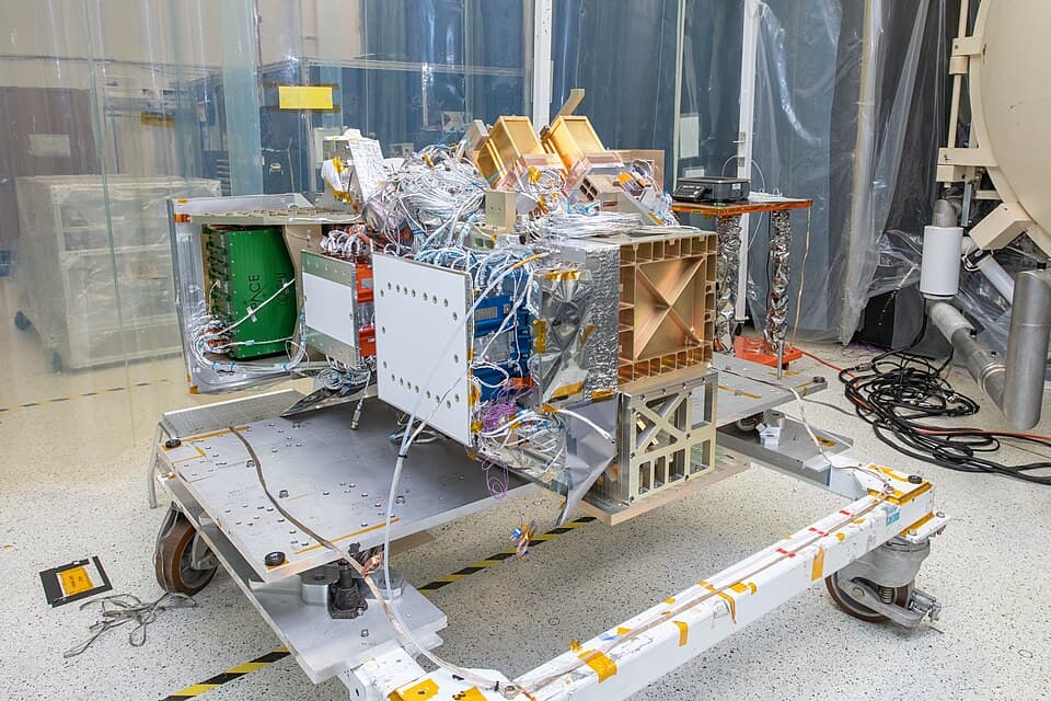 OCI Optical Module Integration on Transportation Dolly (GSFC 20220328 PACE 033985)