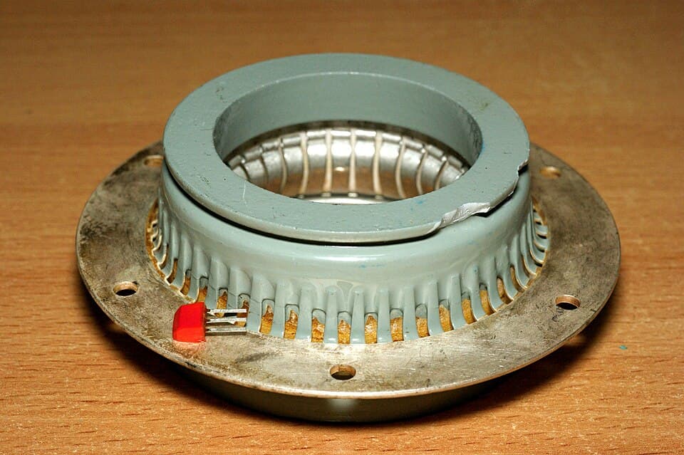Cylindric ceramic capacitor for 45mm transmitter tubes 01