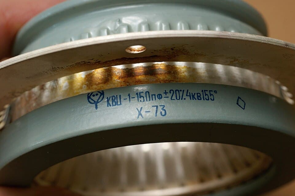 Cylindric ceramic capacitor for 45mm transmitter tubes 03