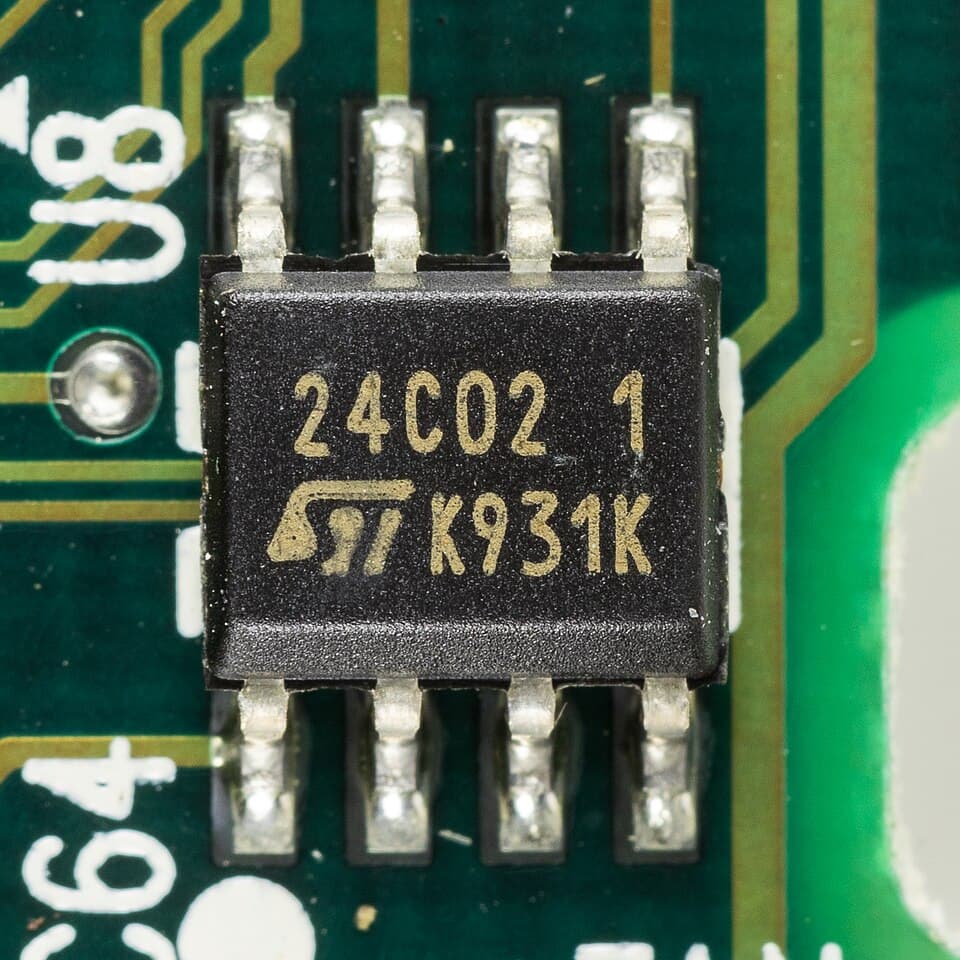 Hewlett-Packard DeskJet 710C - controller board - STMicroelectronis 24C02-7811