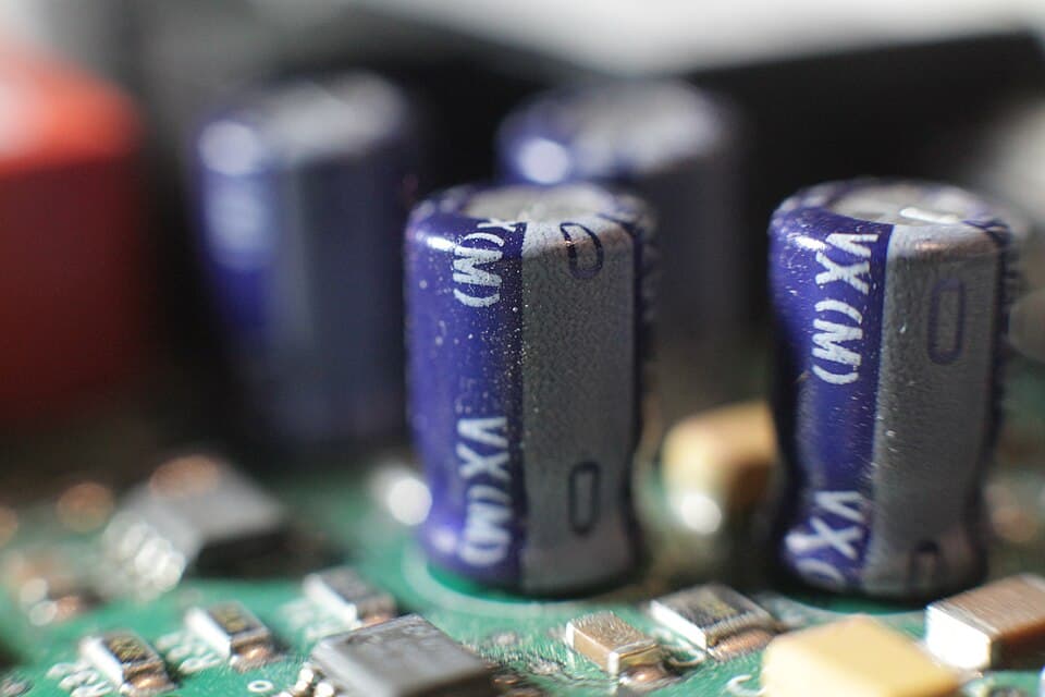 Electrolytic capacitors mounted on a PCB