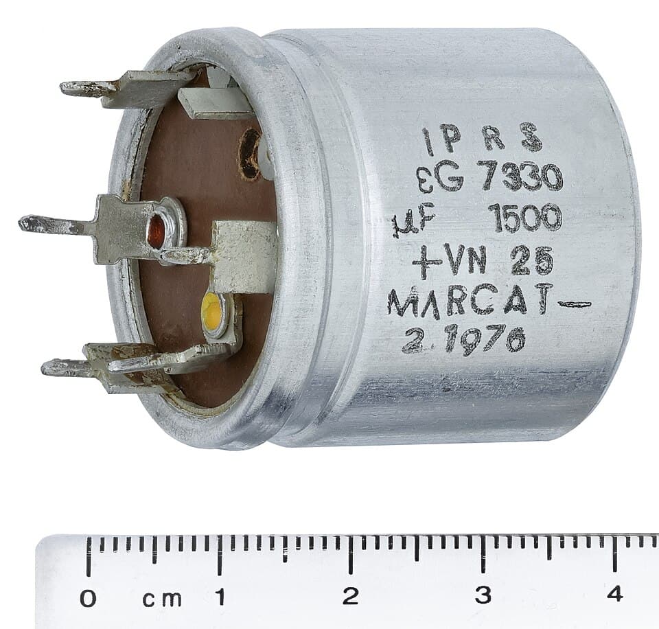 IPRS eG7330 series capacitor