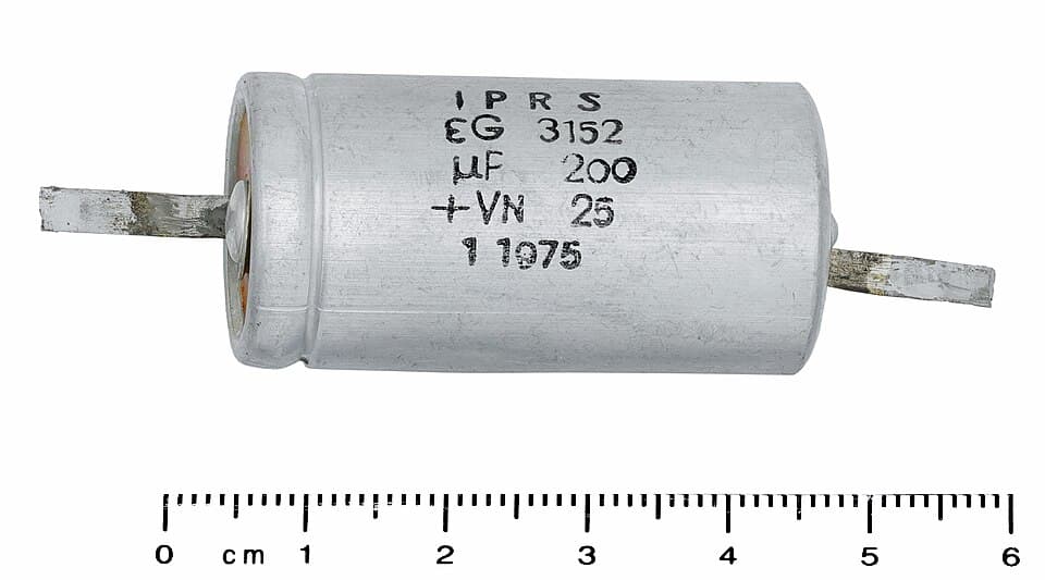 IPRS eG3152 series capacitor