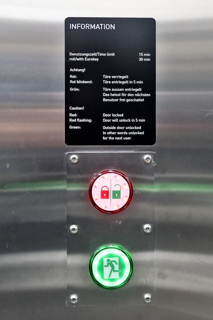SBB Station Toilet - Electronic Door Lock