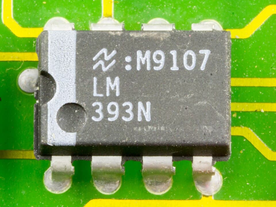 LM393 Dual Comparator (Pack of 5)