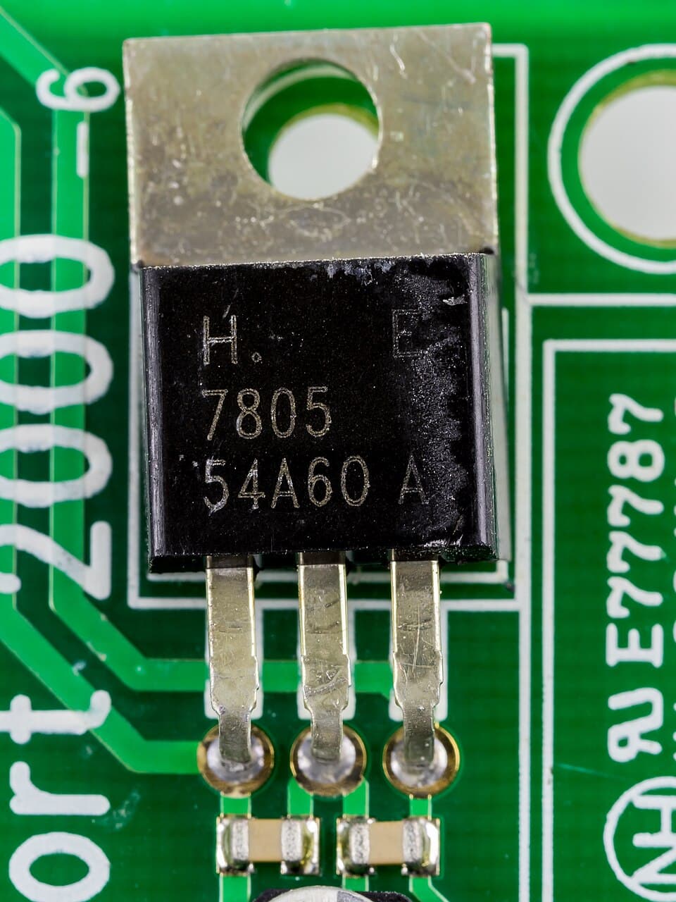 LM7805 5 V Regulator (Pack of 5)