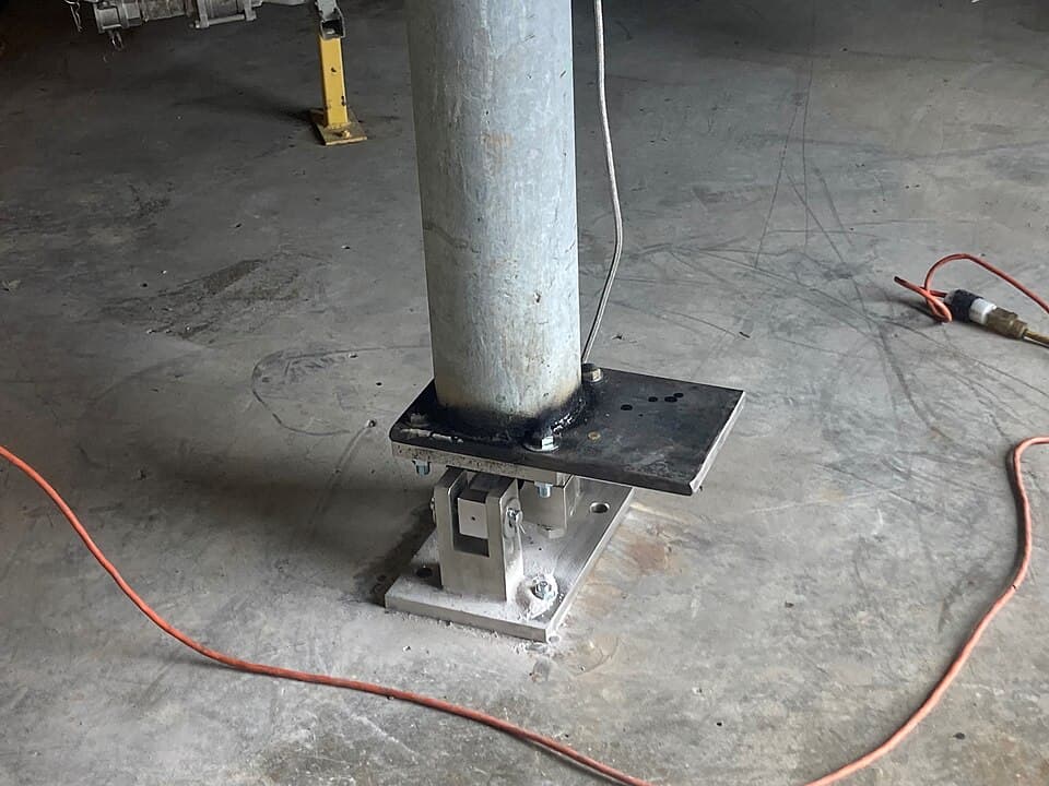 Load Cell fitted under tank leg