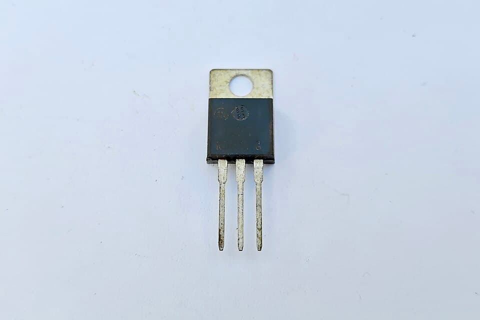 IRFZ44N N-Channel power MOSFET transistor (4)