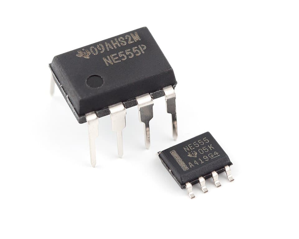 555 Timer LED Flasher — main component