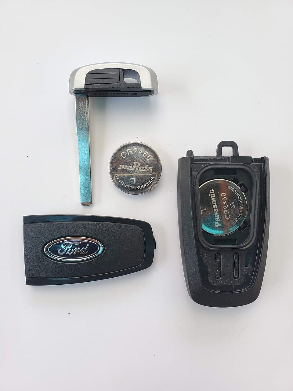 2020 Ford key fob inside look