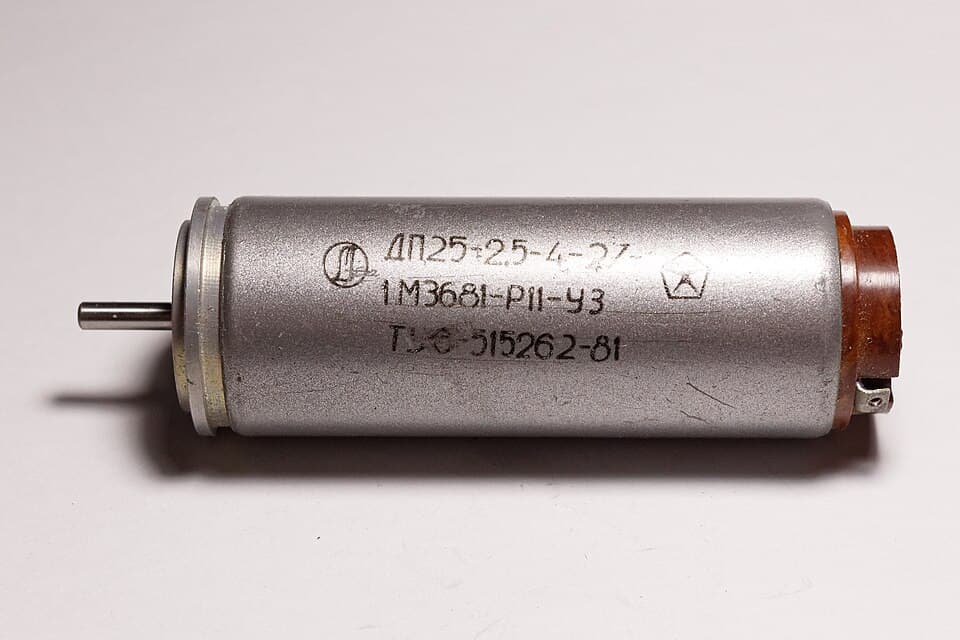 ДП-25-2,5-4-27-1М3681-Р11-У3 Soviet DC motor 01