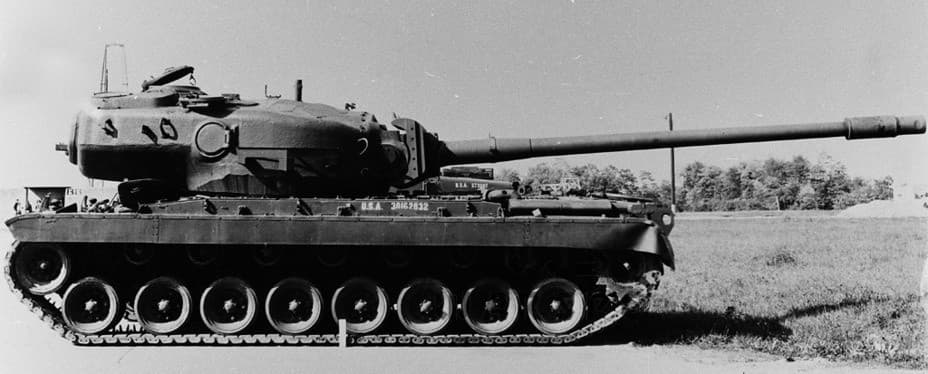 First Heavy Tank T34 a new muzzle brake and a fume extractor were added