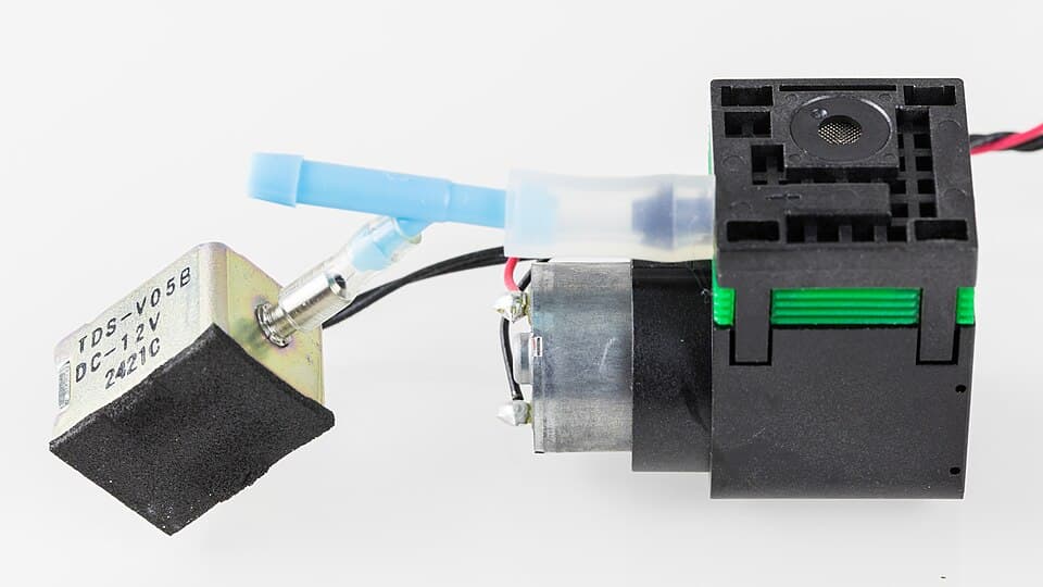Xerox ColorQube 8570 - print head - ASF Thomas pump with solenoid valve-91916