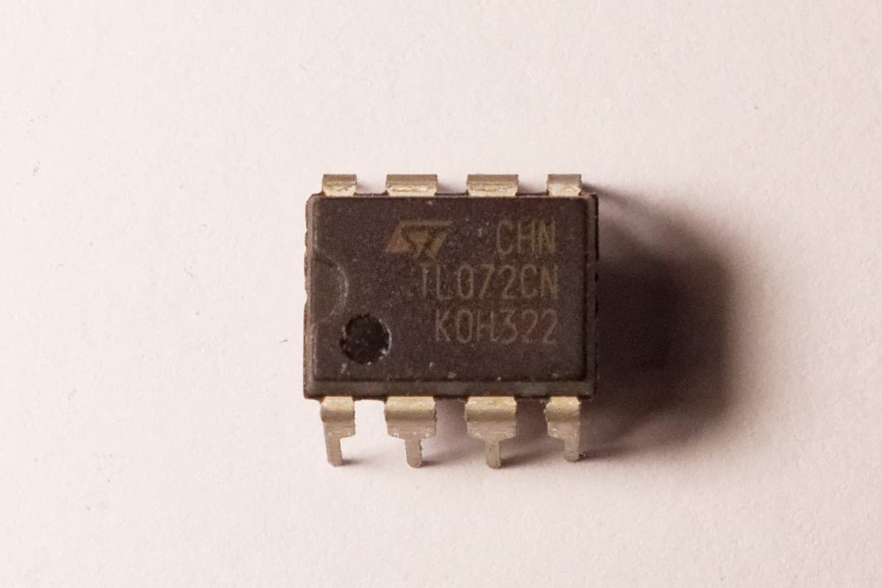 TL072 low-cost op amp
