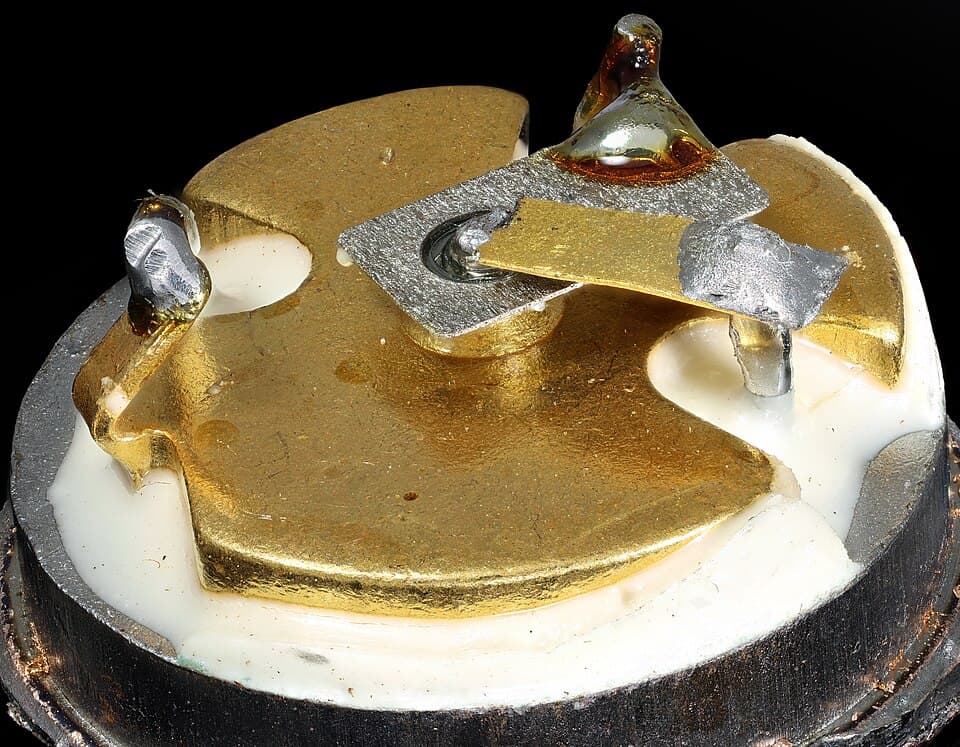 Siemens TF78 60 transistor - Wire bonding 02