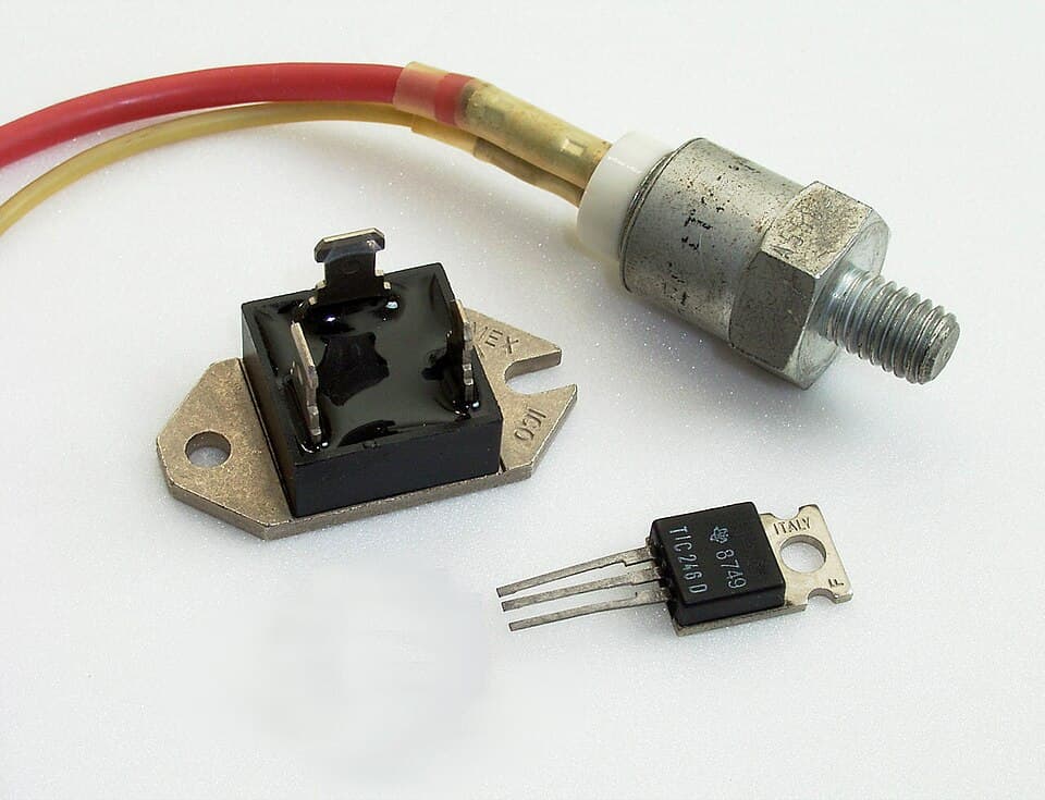 BTA16-600B Triac (Pack of 3)