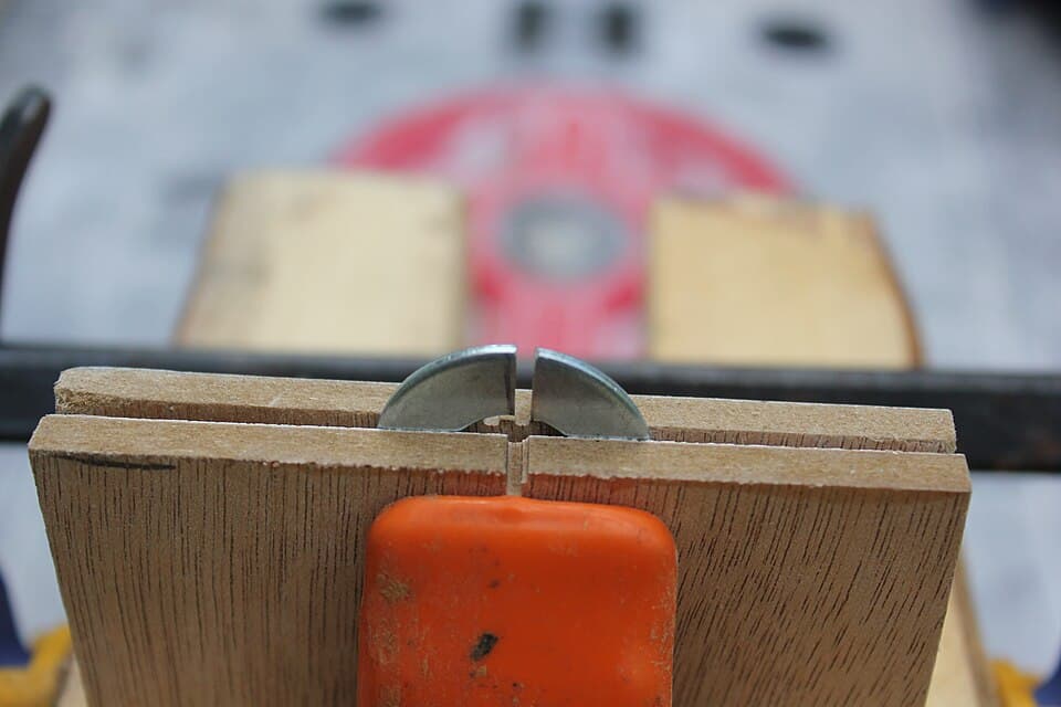 CLose up of washer vice system