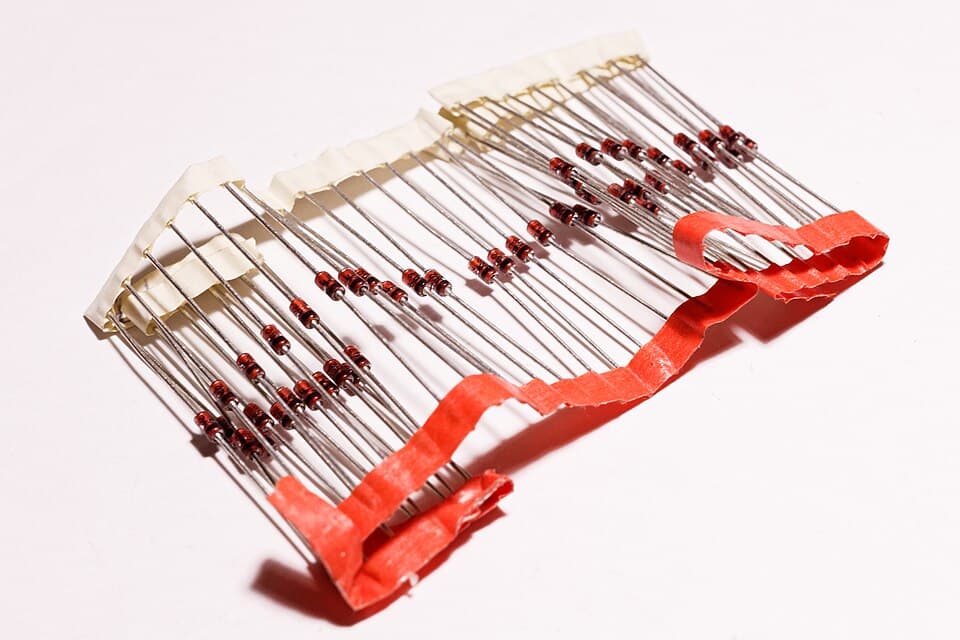 1W Zener diodes on ammo pack 01